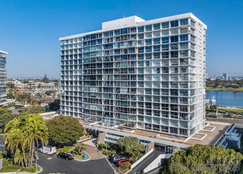 204-1770 Avenida Del Mundo, Coronado, CA, 92118-3002 | Card Image