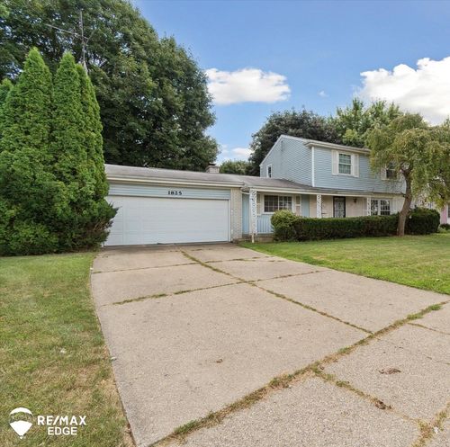 1825 Springfield St, Flint, MI, 48503-4579 | Card Image