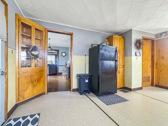 Dining Area in Kitchen | Image 27