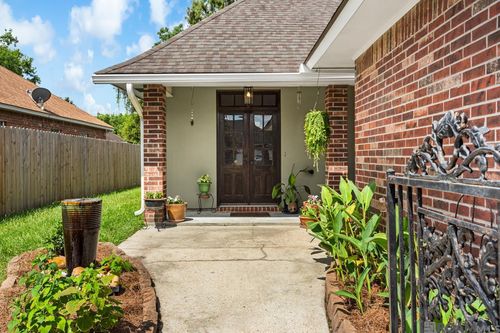 2036 Hunters Way Dr, Baton Rouge, LA, 70816-7424 | Card Image