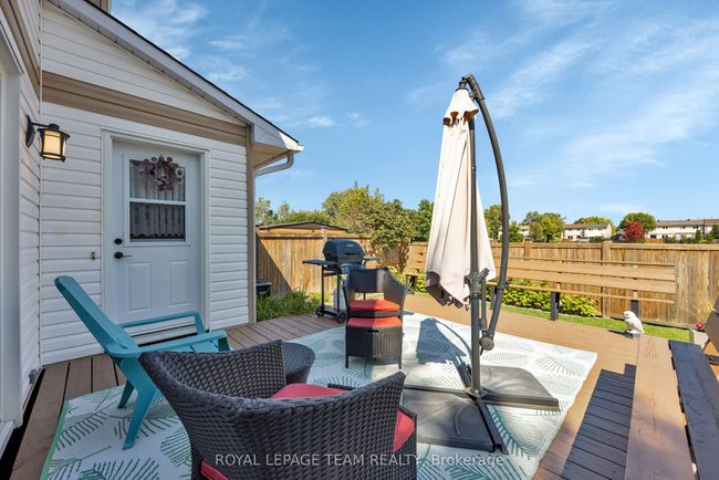 203 Rosemary Gdns, House attached with 3 bedrooms, 2 bathrooms and 4 parking in Orléans ON | Image 38
