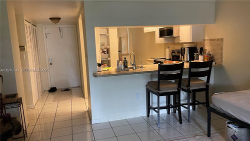 103-6800 Cypress Rd, Plantation, FL, 33317-3086 | Card Image