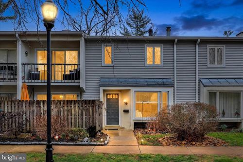 197 E Chelsea Cir, NEWTOWN SQUARE, PA, 19073-2110 | Card Image