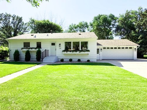 128 Elizabeth Dr, ABERDEEN, SD, 57401-7441 | Card Image