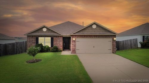 3729 S 150th East Ave, Tulsa, OK, 74134-4884 | Card Image