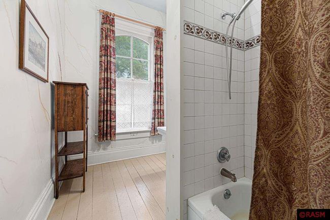 104 N 8 Th St, House other with 4 bedrooms, 5 bathrooms and null parking in Henderson MN | Image 26