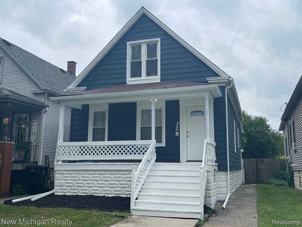 Spruce St, Wyandotte, MI 48192