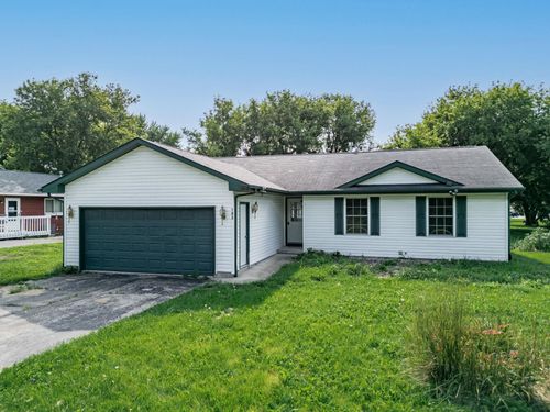 105 Rockaway Ct Ne, Poplar Grove, IL, 61065-8502 | Card Image
