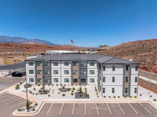 l200-226 N Cliff Side Dr, Hurricane, UT, 84737-6239 | Card Image