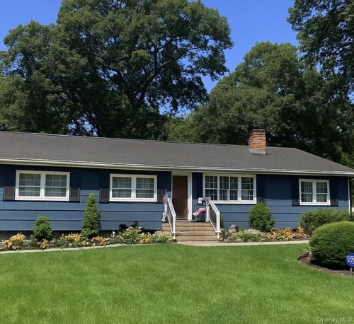 30 Marbeth Cir, Miller Place, NY, 11764-1727 | Card Image