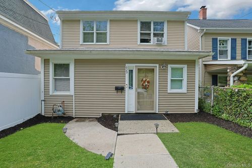 629 Belden St, Peekskill, NY, 10566-2101 | Card Image