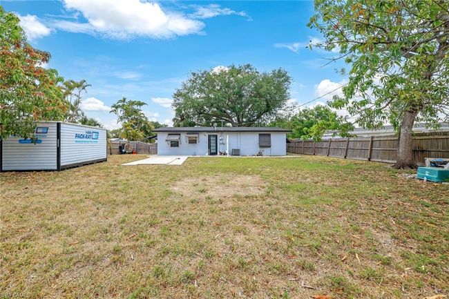 986 Coconut Cir W, House other with 3 bedrooms, 1 bathrooms and null parking in NAPLES FL | Image 16