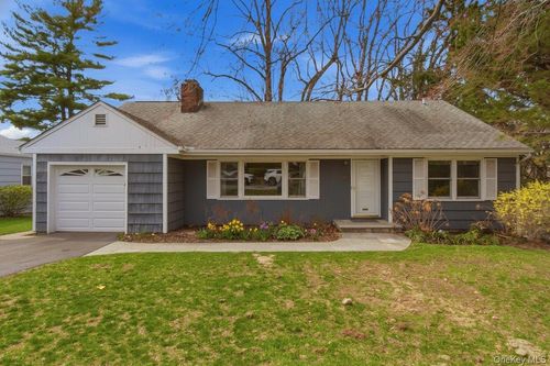 35 Forest Ave, Ossining, NY, 10562-3627 | Card Image