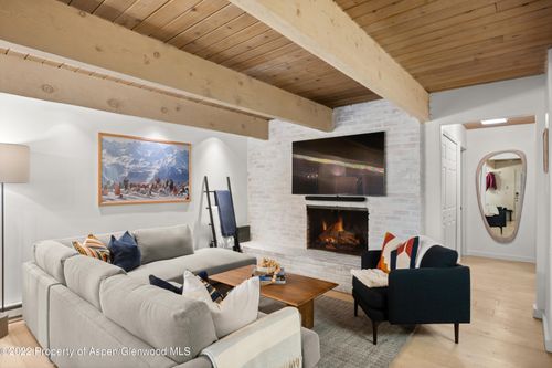 13-731 E Durant Ave, Aspen, CO, 81611-2037 | Card Image