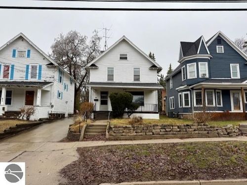 615 Wright Ave, Alma, MI, 48801-1616 | Card Image