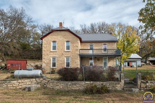 22507 Hessdale Rd, Alma, KS, 66401-8035 | Card Image