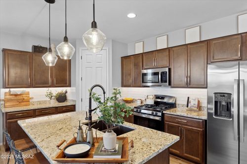 639 W Calle Espadero, Sahuarita, AZ, 85629-1050 | Card Image