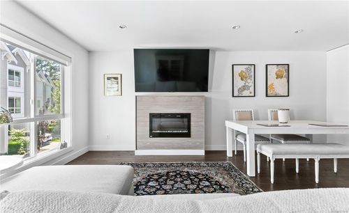 7-1032 Cloverdale Ave, Victoria, BC, V8X2T9 | Card Image
