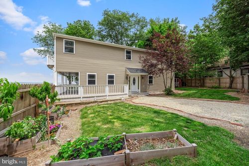 1 Risner Ave, PENNS GROVE, NJ, 08069-1330 | Card Image