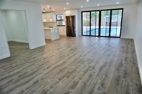 7321 Allen Dr, Hollywood, FL, 33024-7165 | Card Image