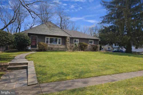 56 Chapman Ave, DOYLESTOWN, PA, 18901-3906 | Card Image