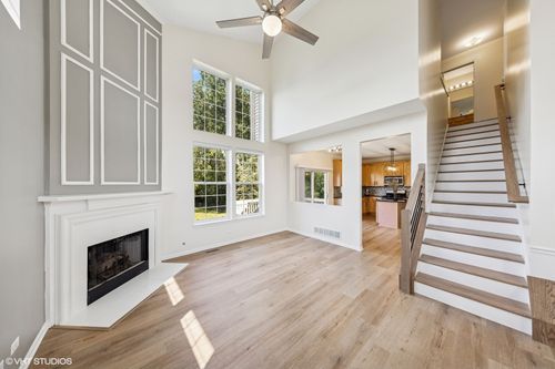 7 Edgebrook Ct, Algonquin, IL, 60102-6833 | Card Image