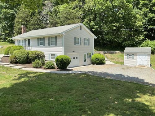 196 Narragansett Ave E, South Kingstown, RI, 02879-3813 | Card Image