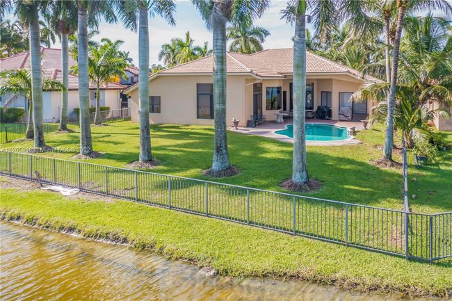 18611 Sw 39th St, House other with 6 bedrooms, 3 bathrooms and null parking in Miramar FL | Image 4