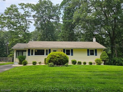 37 3rd St, Budd Lake, NJ, 07828-1620 | Card Image