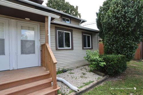 2-s-33791 N Oak St, Gages Lake, IL, 60030-1710 | Card Image