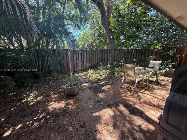 2M - 19943 Ne 5 Th Ct, Condo with 2 bedrooms, 2 bathrooms and null parking in Miami FL | Image 25