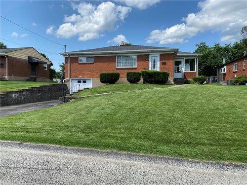 3095 Kipp Ave, Lower Burrell, PA, 15068-3442 | Card Image