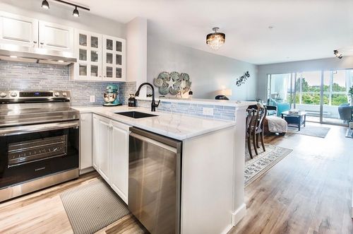 305-155 E 3rd St, North Vancouver, BC, V7L1E5 | Card Image