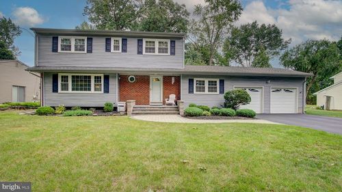 10 Cornwall Dr, East Windsor, NJ, 08520-1108 | Card Image