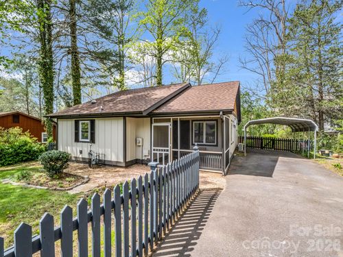 605 Rhododendron Ave, Black Mountain, NC, 28711-3045 | Card Image
