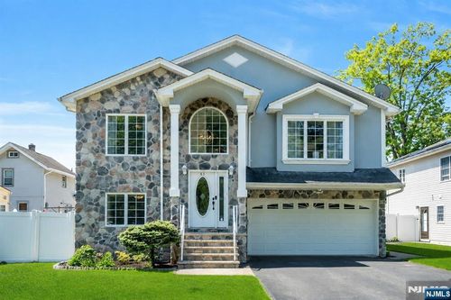 69 Thiem Ave, Rochelle Park, NJ, 07662-3726 | Card Image