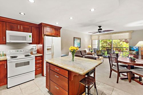 202-3750 Lower Honoapiilani Rd, Lahaina, HI, 96761-8984 | Card Image