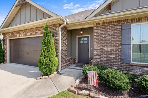 523 Wickerberry Way, Athens, AL, 35611-3596 | Card Image