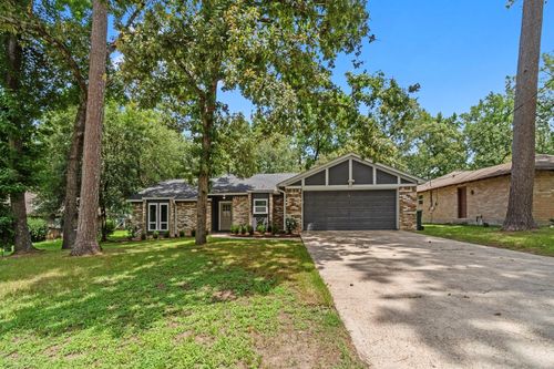 64 Hiwon Dr, Conroe, TX, 77304-1123 | Card Image
