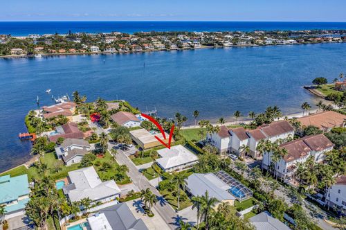 124 Park Ln E, Hypoluxo, FL, 33462-5402 | Card Image