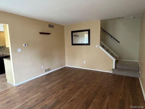 34112 Garfield Cir, Fraser, MI, 48026-1852 | Card Image