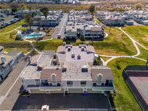 unit-1-27119 Crossglade Ave, Canyon Country, CA, 91351-3369 | Card Image