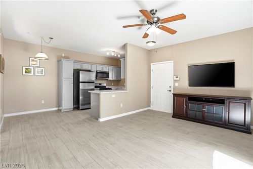 13175-2291 W Horizon Ridge Pkwy, Henderson, NV, 89052-5692 | Card Image