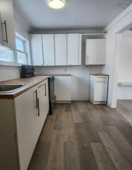 25 Sixth St, Glace Bay, NS, B1A4J8 | Card Image