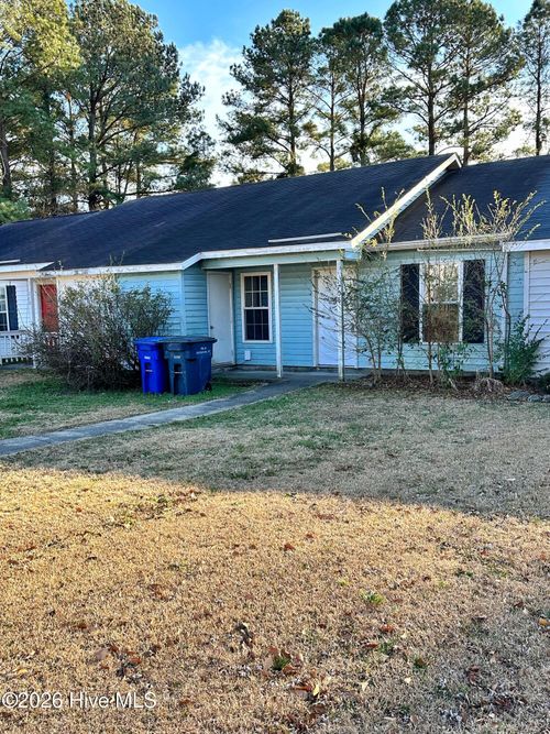 708 Pinewood Dr, Jacksonville, NC, 28546-7706 | Card Image