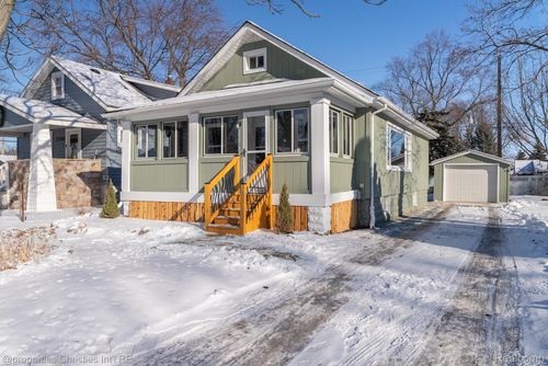 2736 17th Ave, Port Huron, MI, 48060-2727 | Card Image