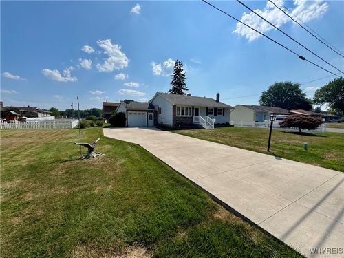 6160 Karen Ave, Newfane, NY, 14108-1111 | Card Image