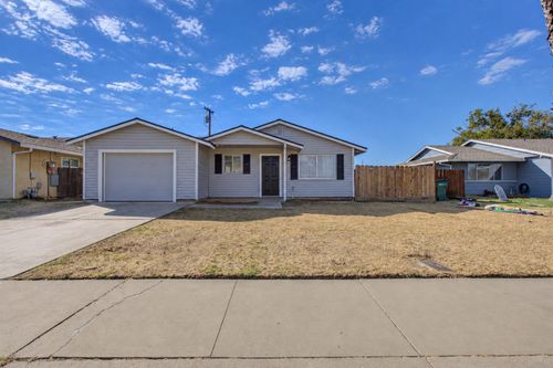 2425 Apache St, Merced, CA, 95348-3704 | Card Image