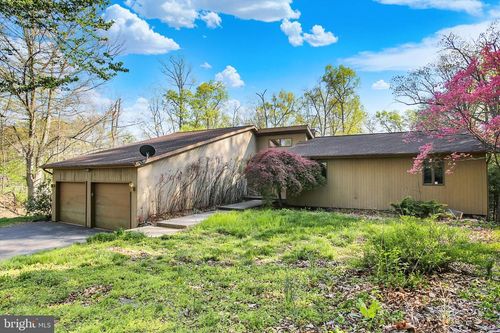 723 Ridge Rd, LEWISBERRY, PA, 17339-9593 | Card Image