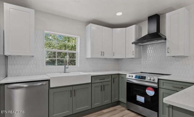2021 3 Rd Rd, House other with 3 bedrooms, 2 bathrooms and null parking in Knoxville TN | Image 6